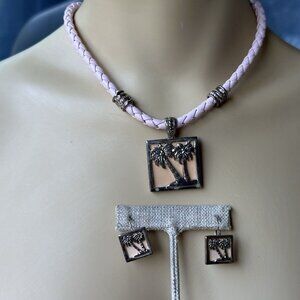 VTG Braided Pink Leather Necklace Palm Tree Pendant With Matching Earrings‎ 16"